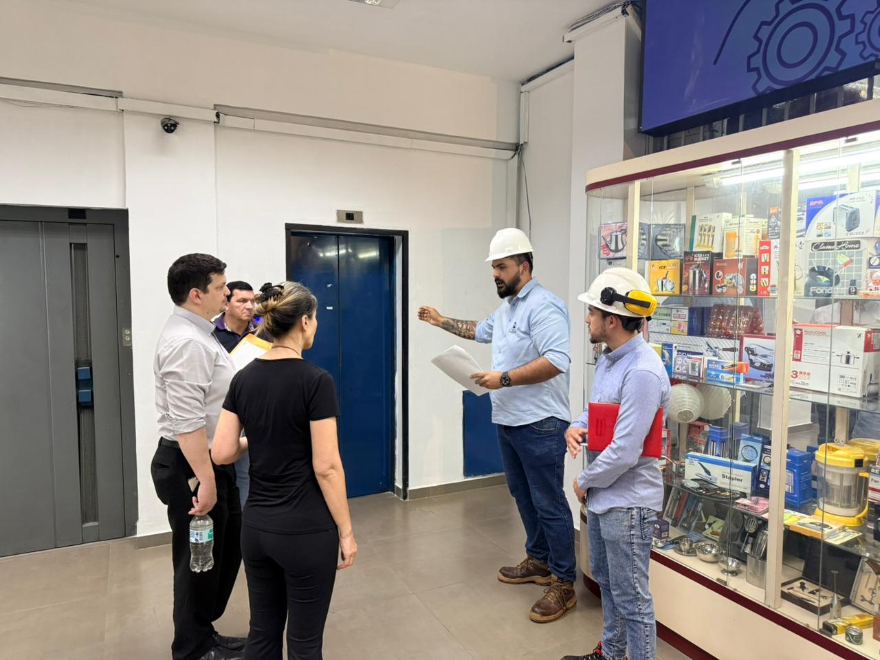 Asesoría técnica de Vázquez y Asociados en las instalaciones de un cliente